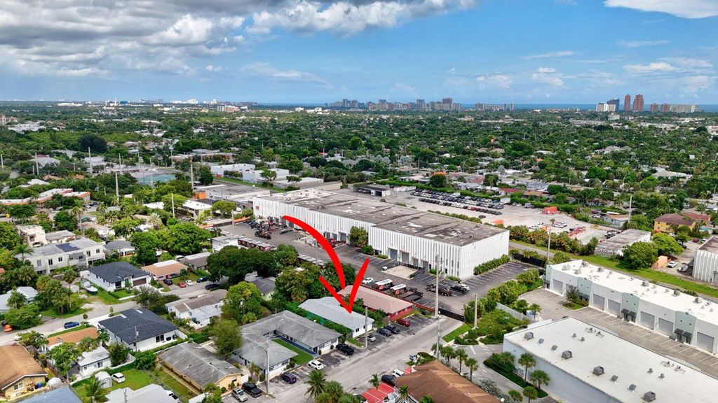 Photo of 1129 NE 15 Street #3, Fort Lauderdale, FL 33304 (MLS # R11127021)