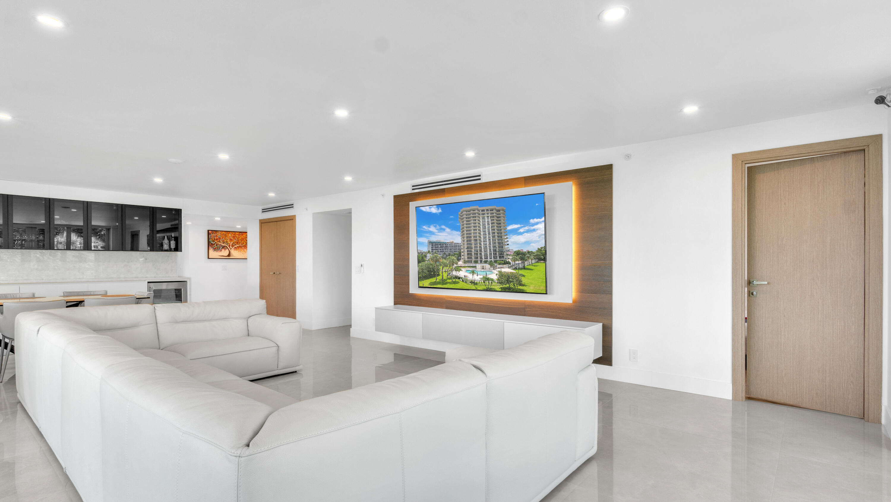 CARLTON CONDO - Residential