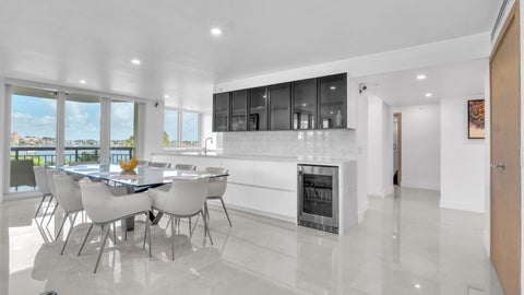 Photo of 901 E Camino Real Real #2a, Boca Raton, FL 33432 (MLS # B26033275)