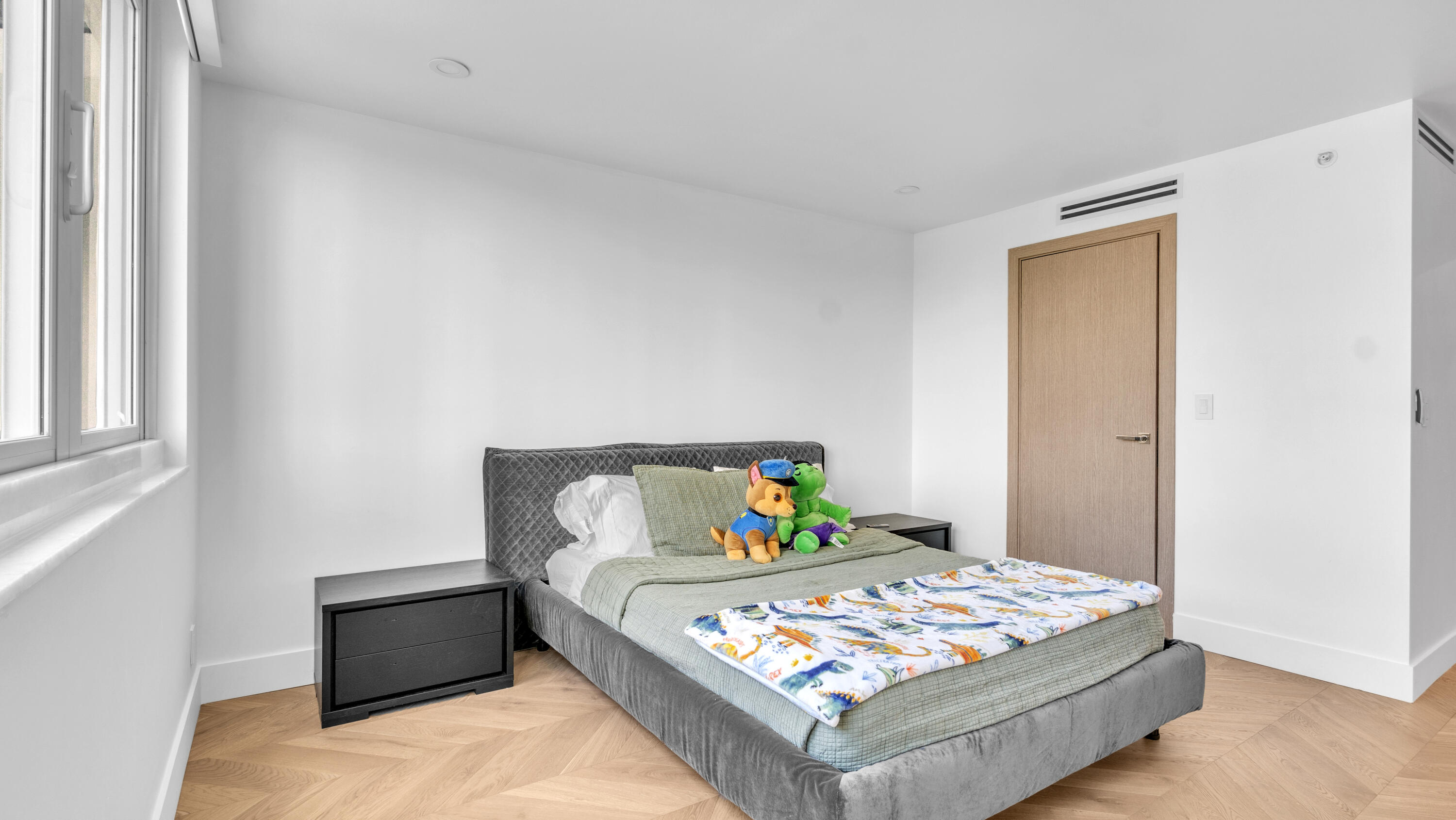 CARLTON CONDO - Residential