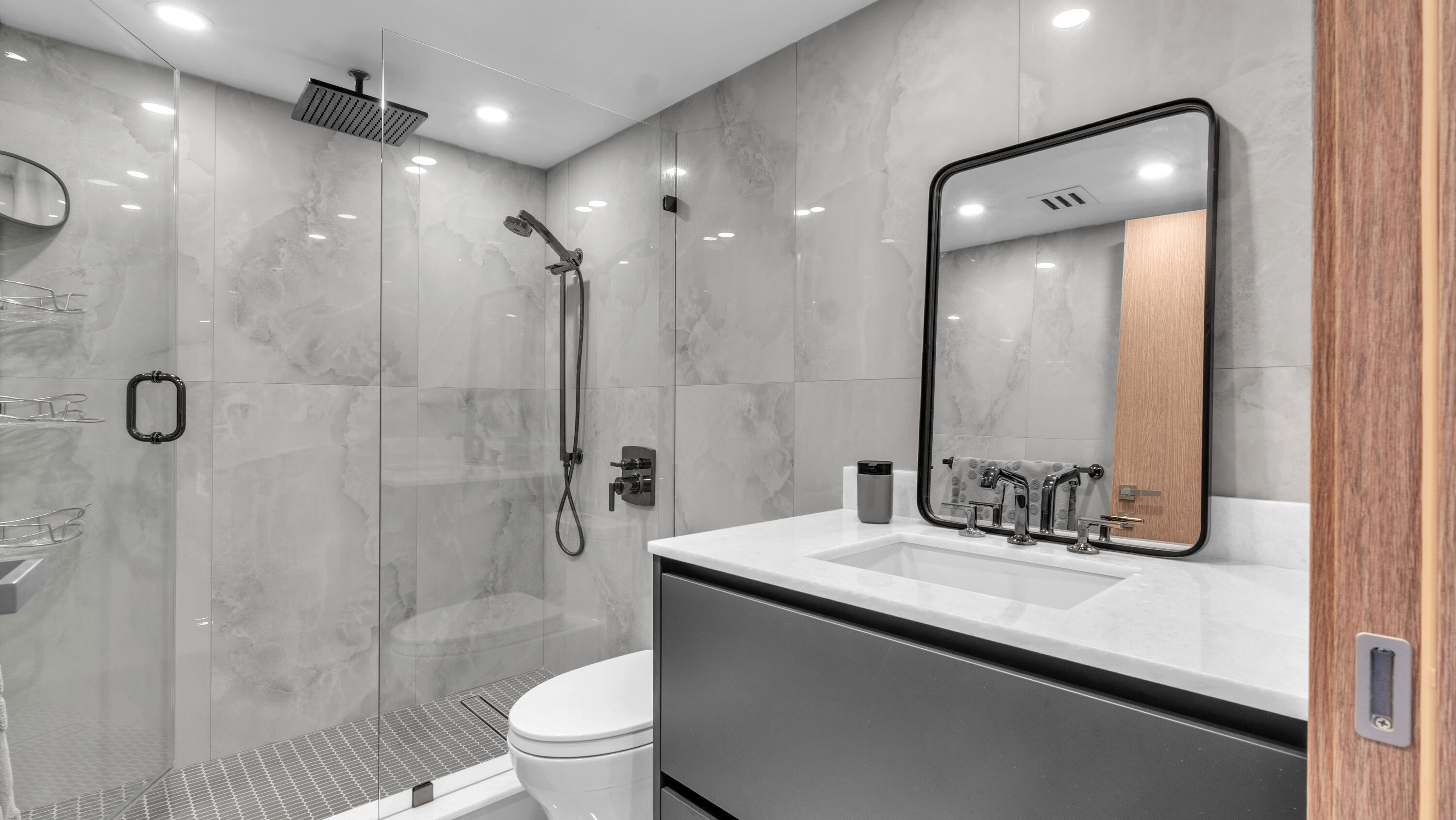 CARLTON CONDO - Residential