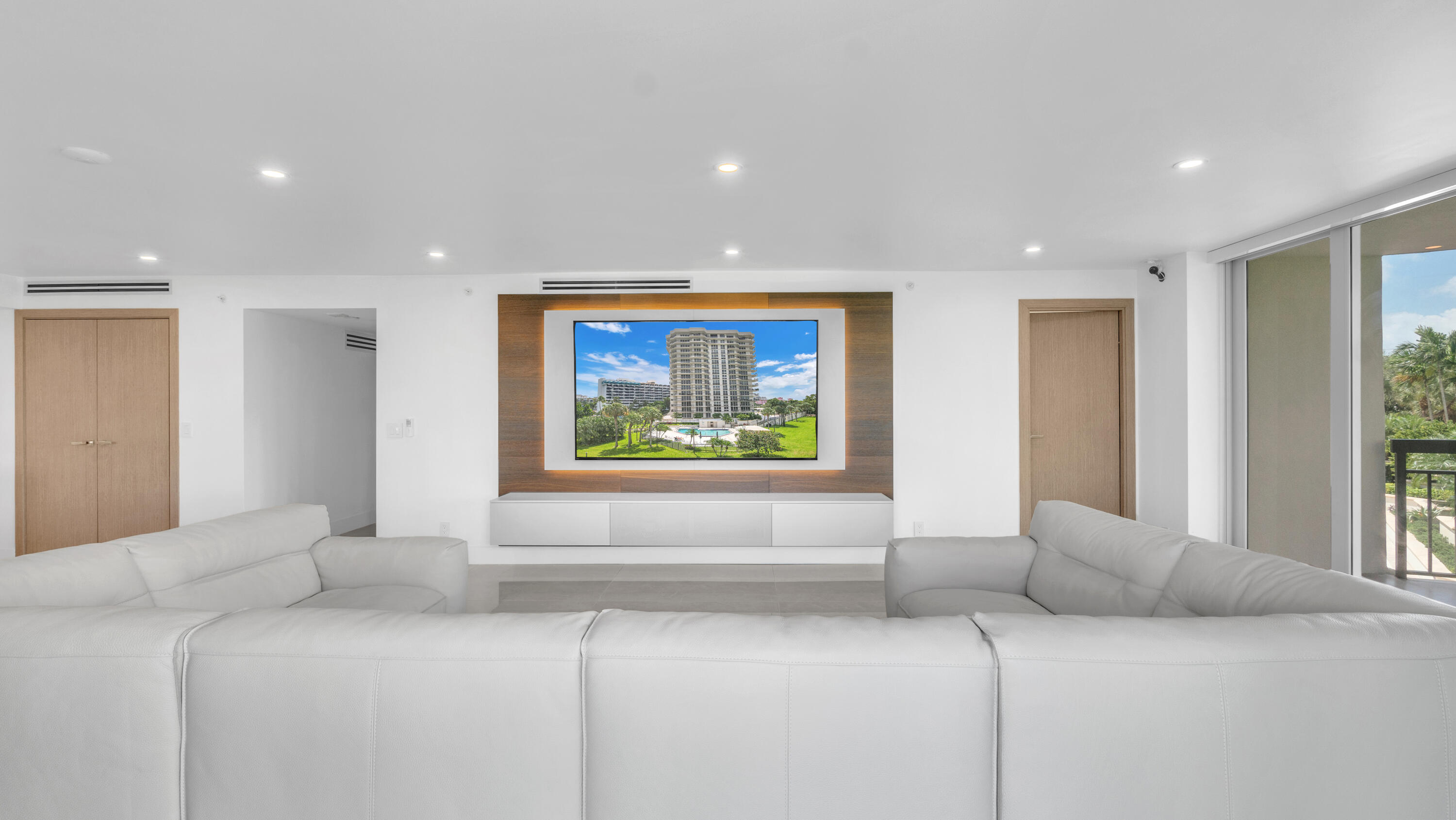 CARLTON CONDO - Residential