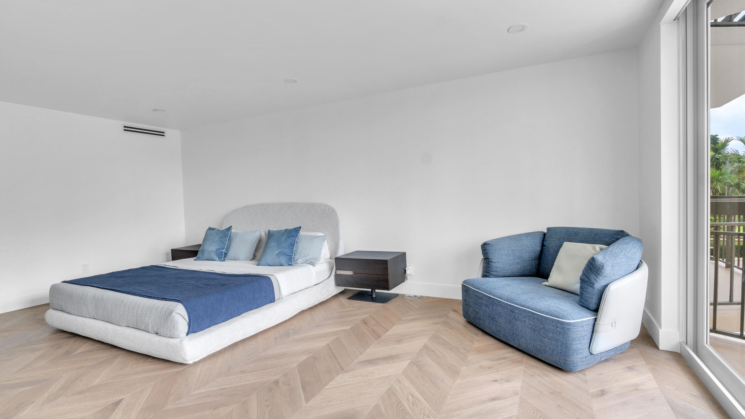 CARLTON CONDO - Residential