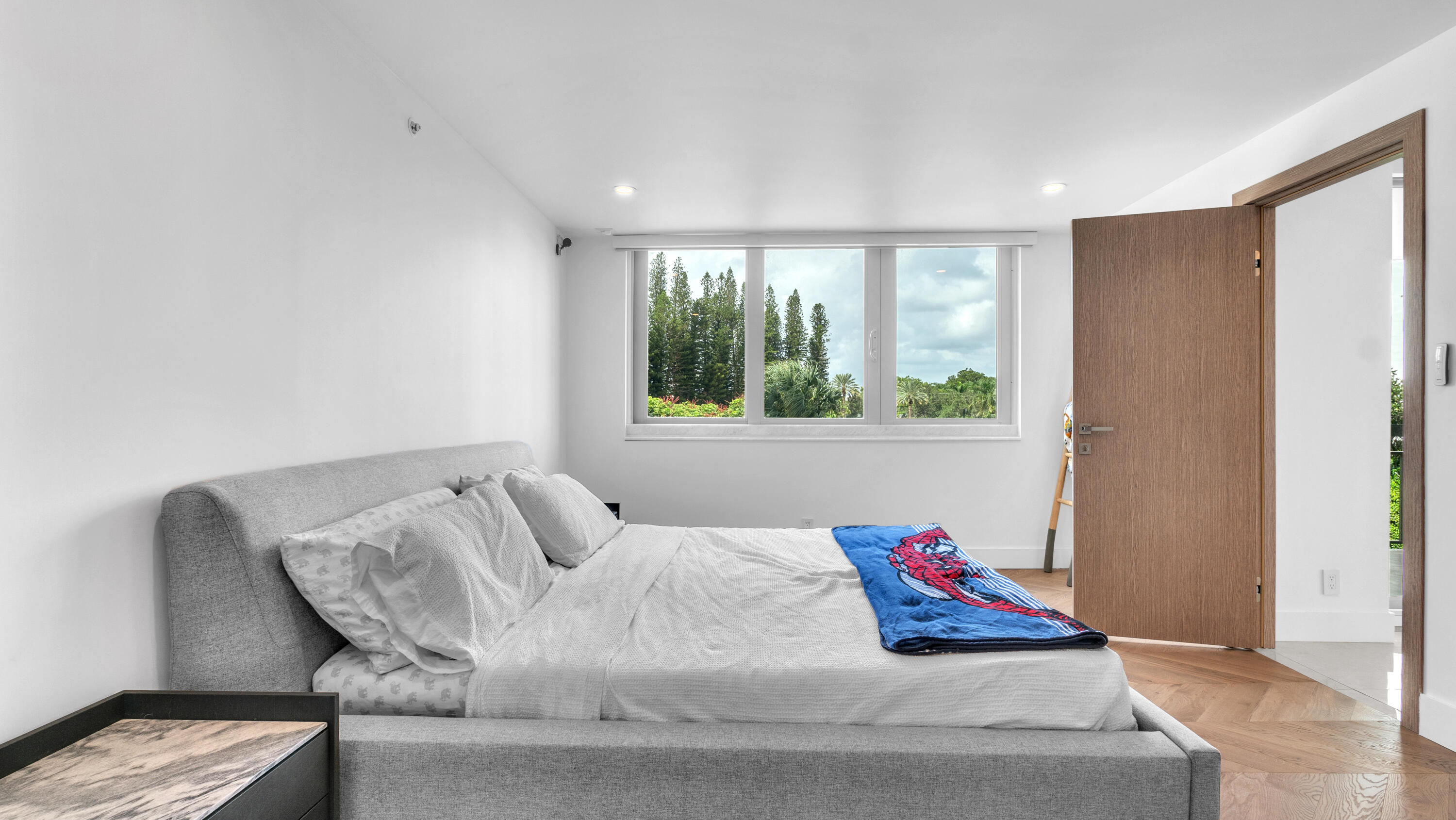 CARLTON CONDO - Residential