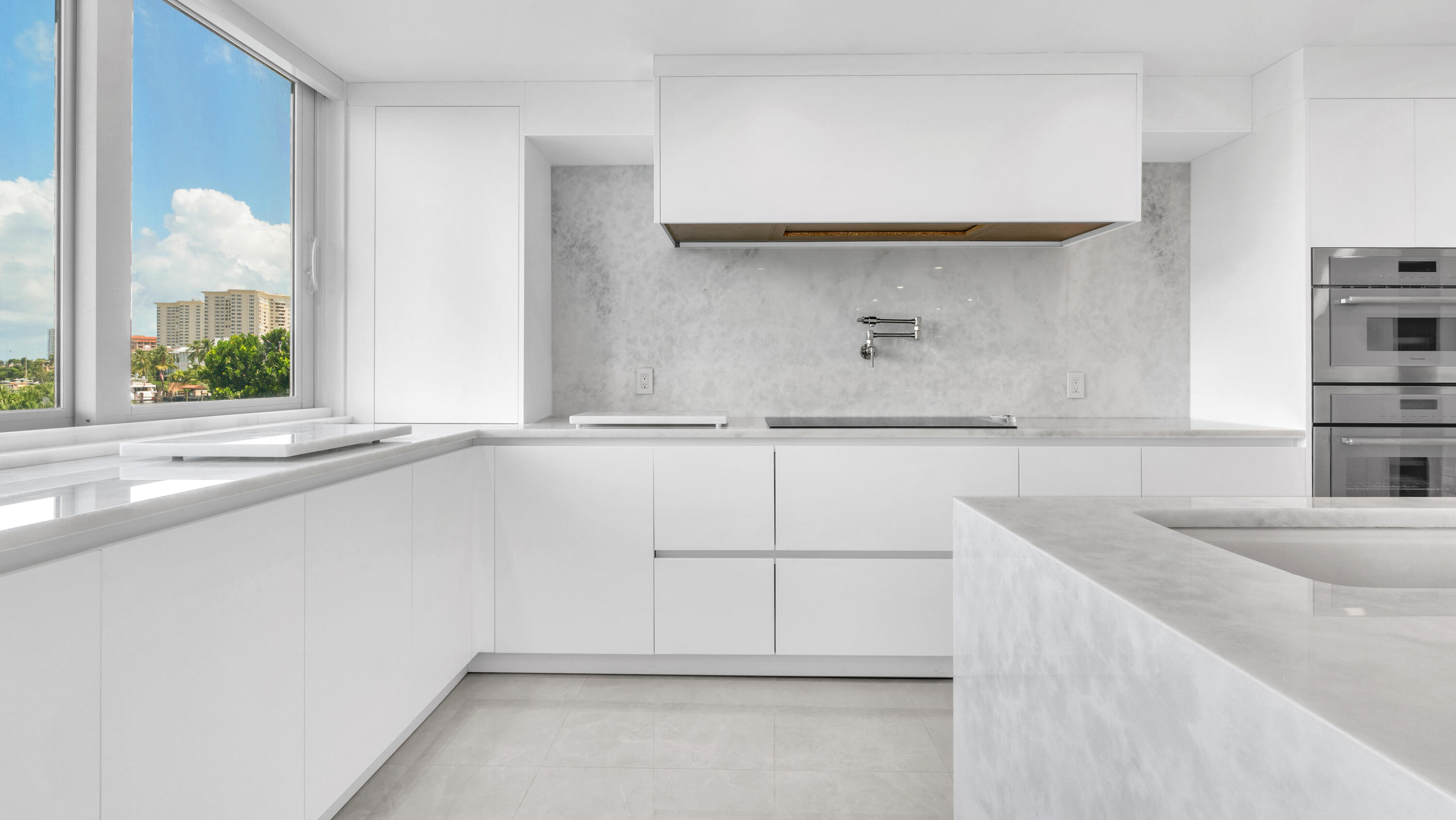 CARLTON CONDO - Residential