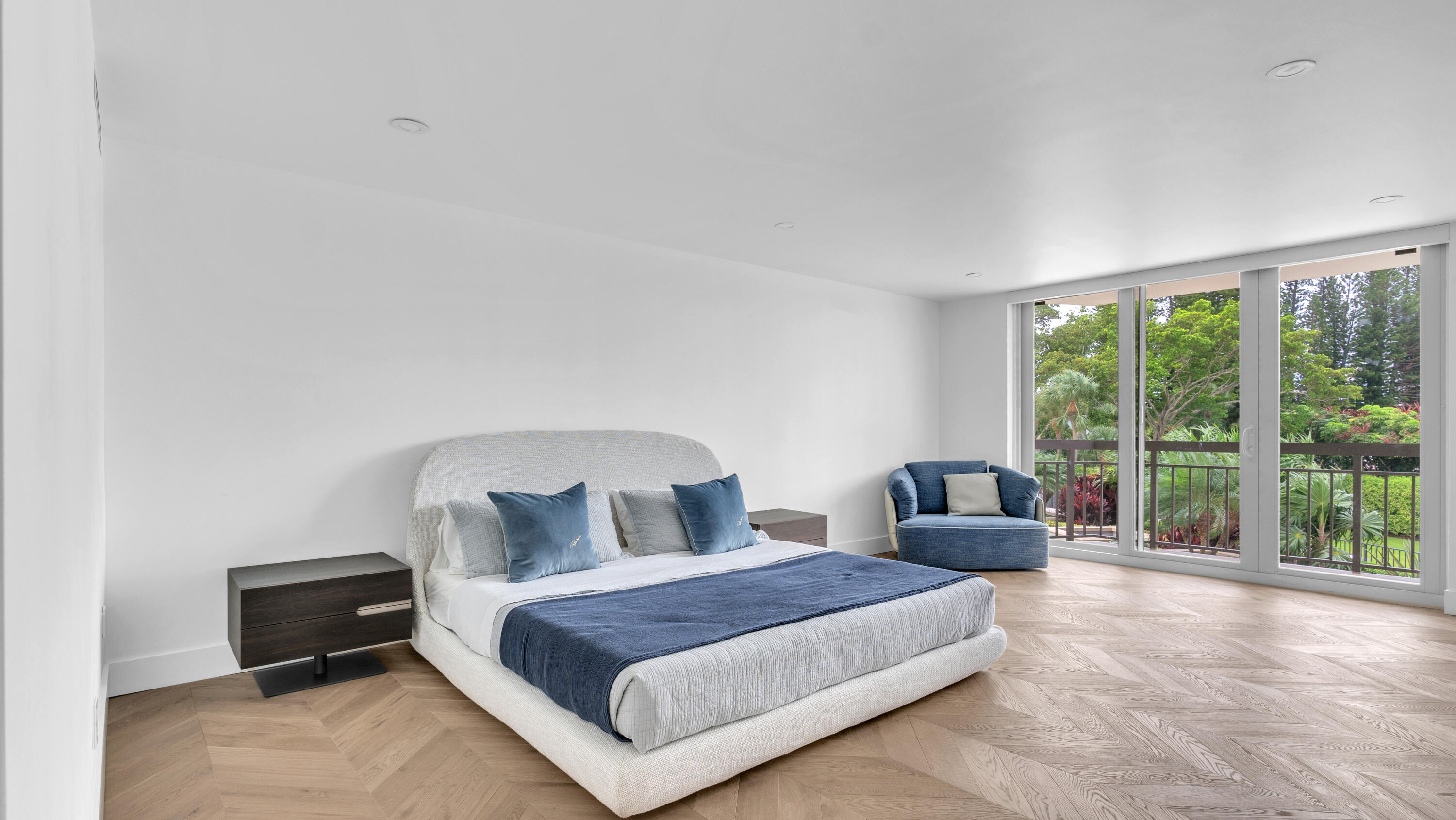 CARLTON CONDO - Residential