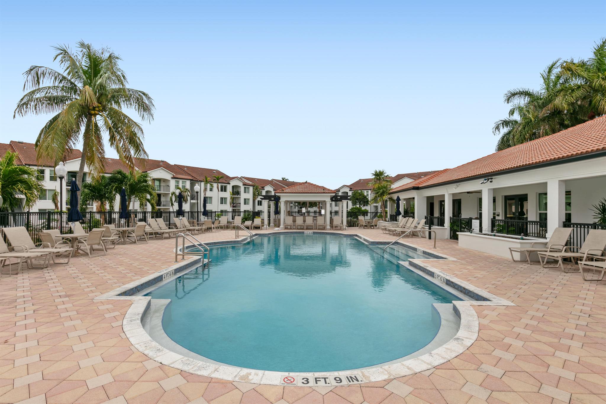 VILLA DEL SOL CONDO - Residential