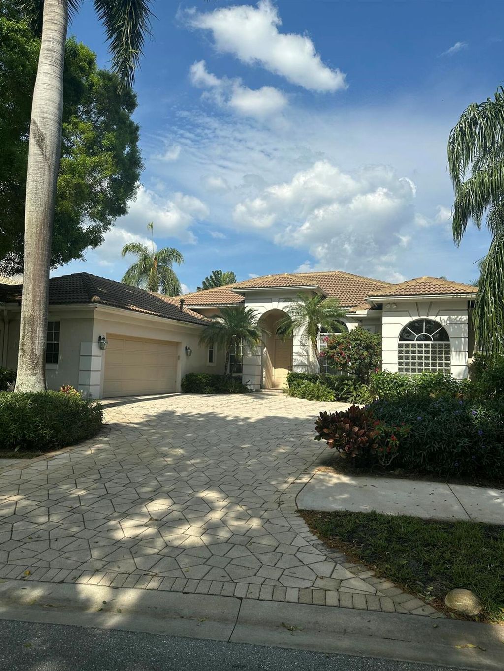 Photo of 40 Saint James Drive, Palm Beach Gardens, FL 33418 (MLS # R11081682)