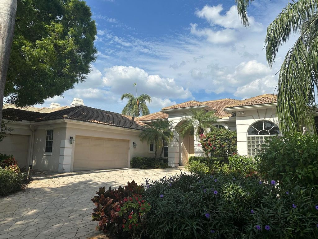 Photo of 40 Saint James Drive, Palm Beach Gardens, FL 33418 (MLS # R11081682)