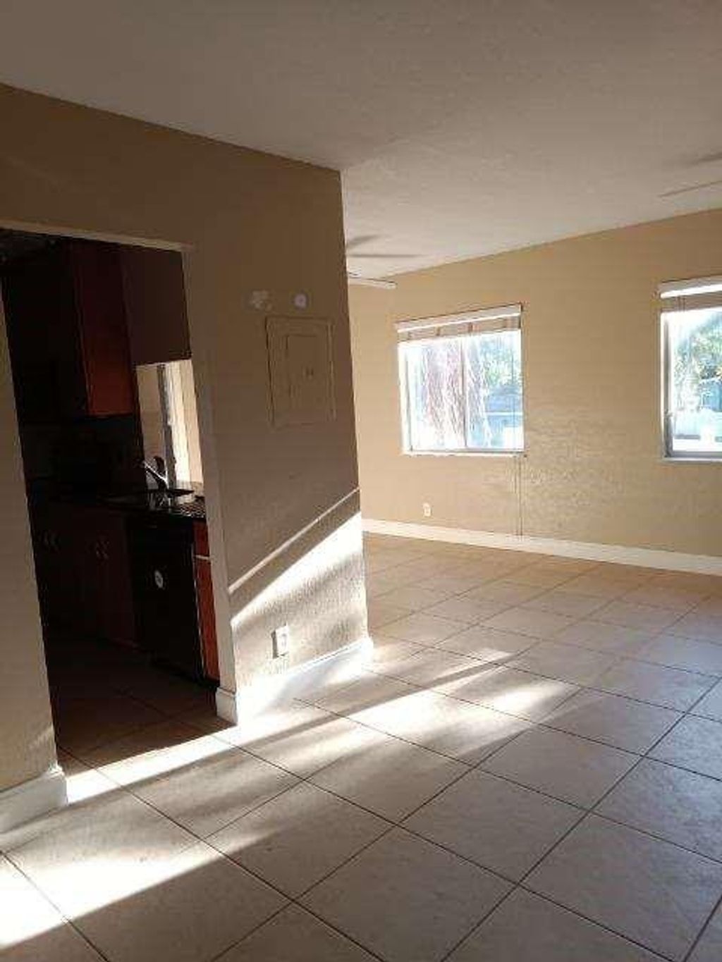 Photo of 1444 Windsor Court #7, Fort Lauderdale, FL 33304 (MLS # B26002923)