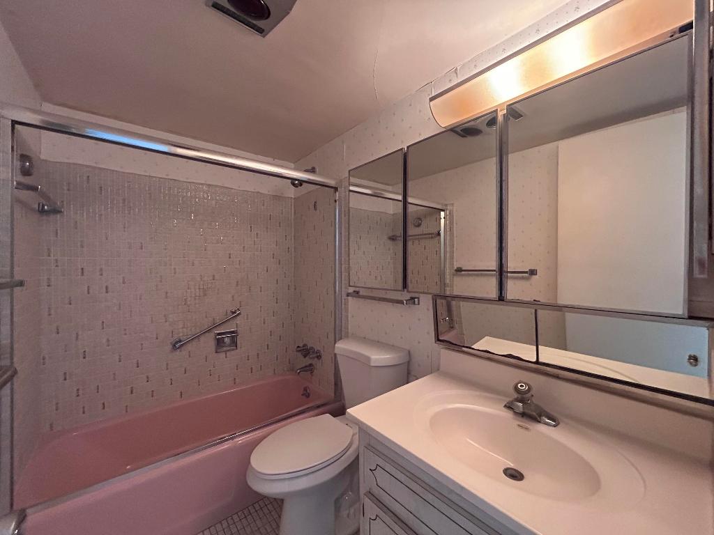 PARKVIEW VILLAS - Residential