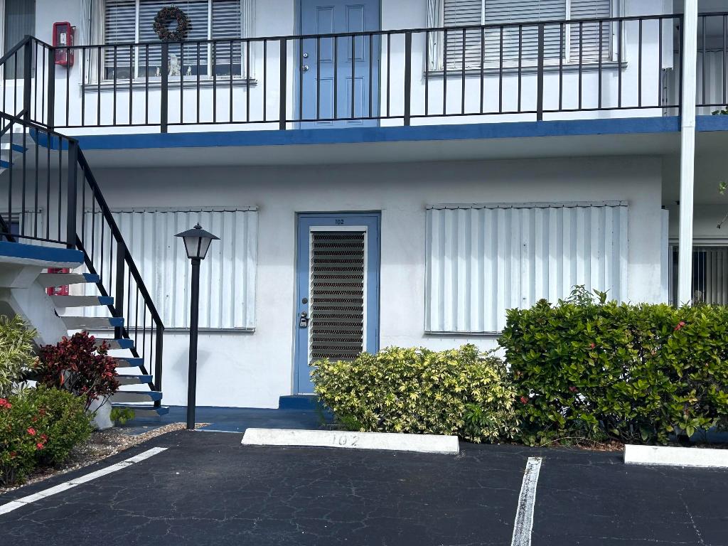 PARKVIEW VILLAS - Residential