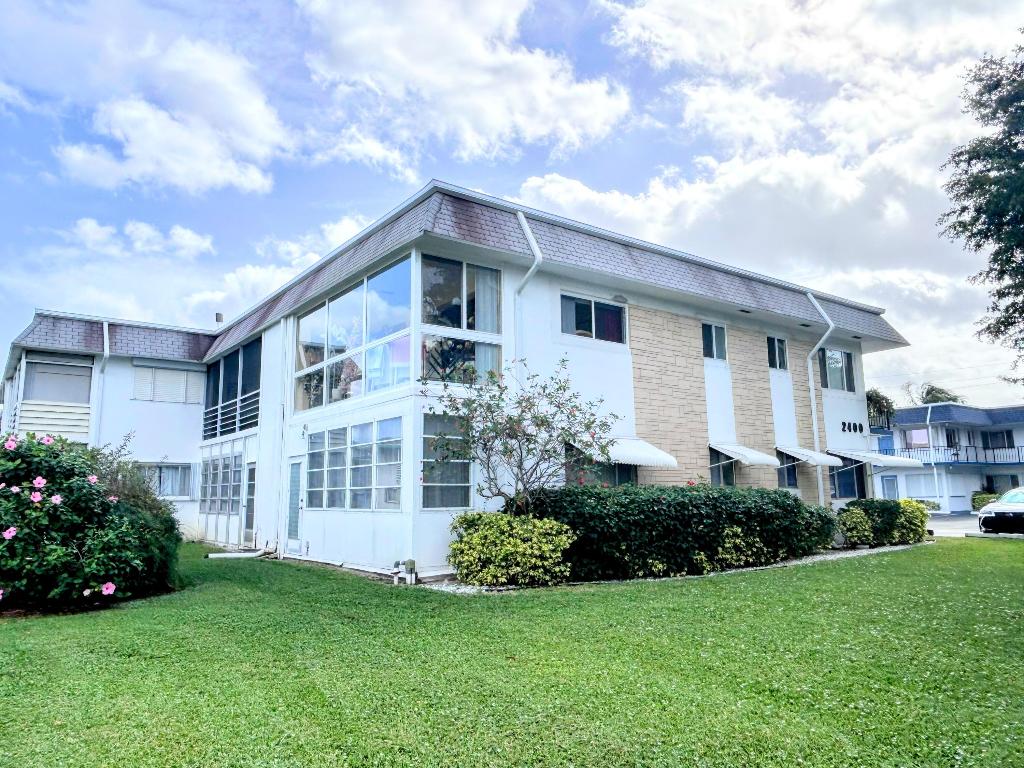 PARKVIEW VILLAS - Residential