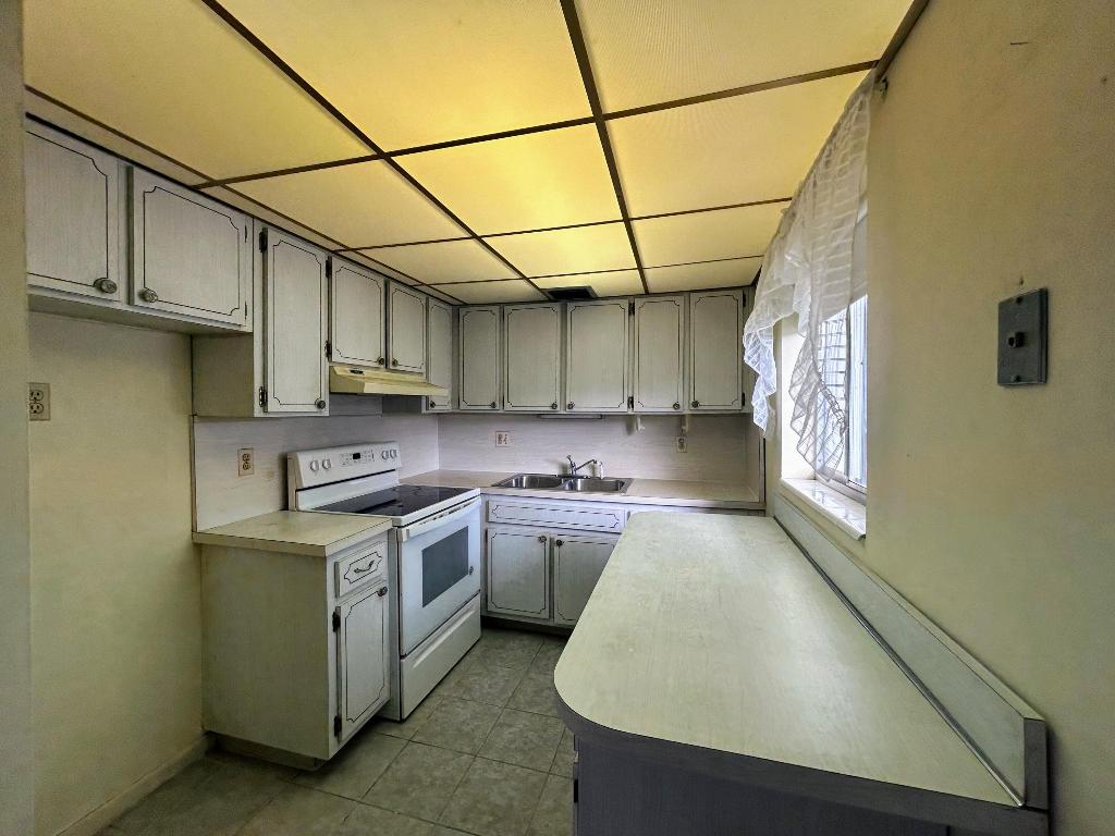 PARKVIEW VILLAS - Residential