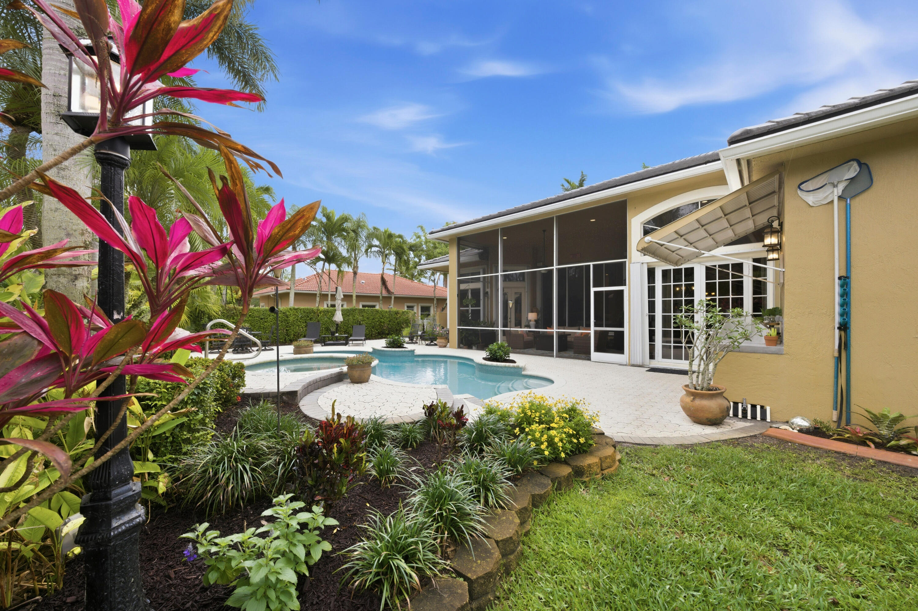 FOX RIDGE - Residential