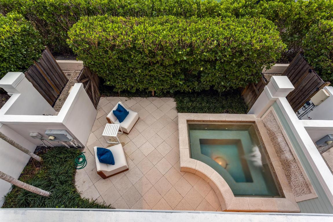 OCEAN BREEZE TOWNHOMES CONDO - Residential