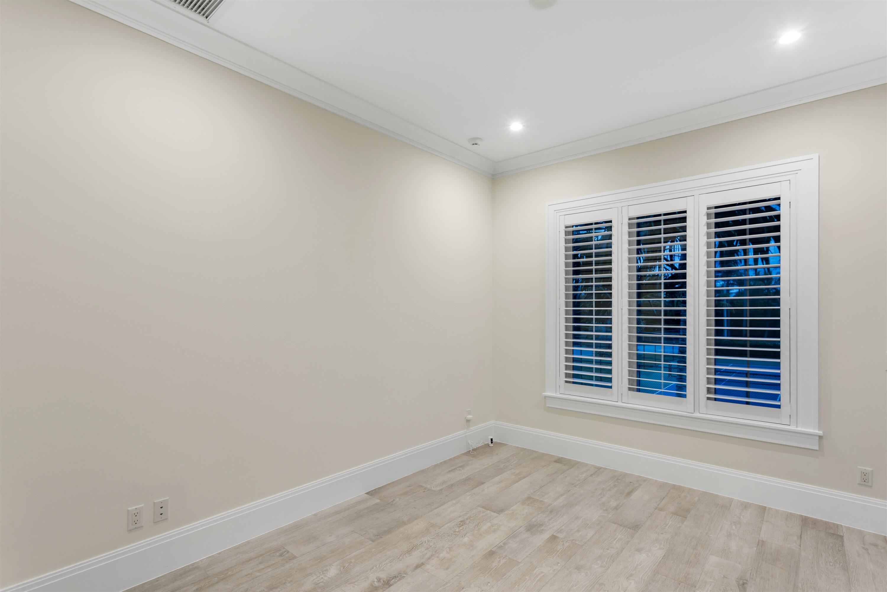 OCEAN BREEZE TOWNHOMES CONDO - Residential