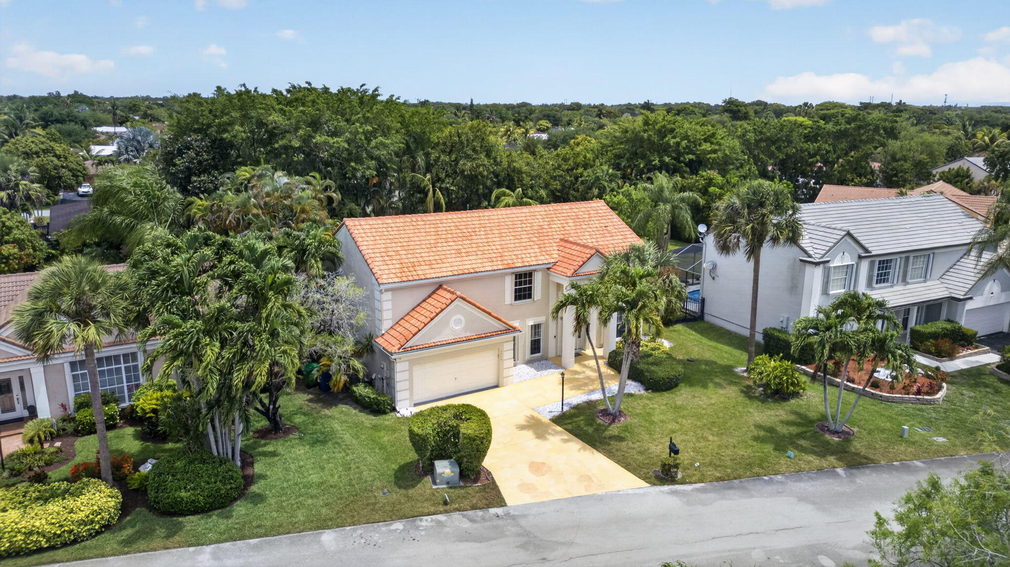 WOODSIDE ESTATES - Residential