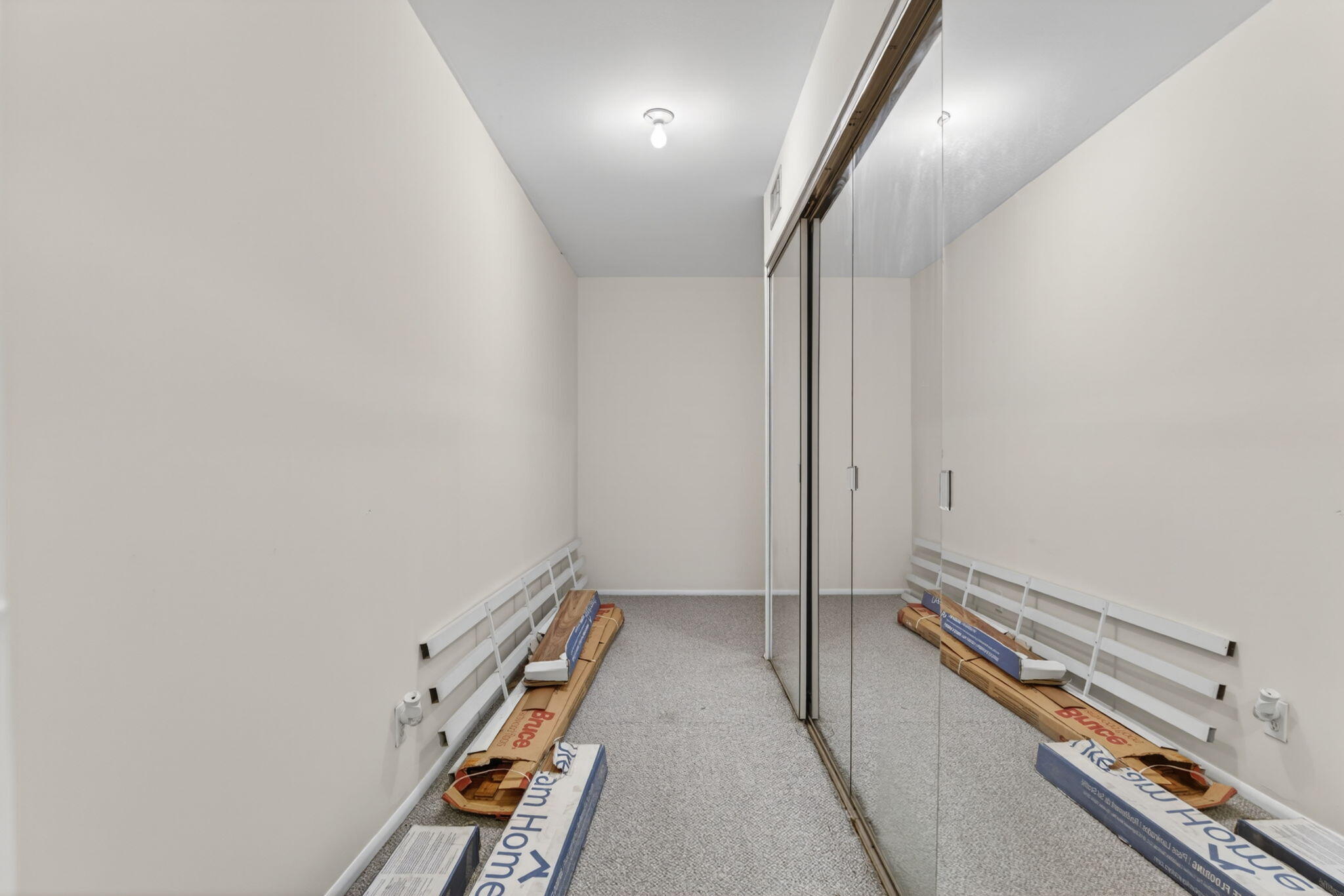 WOODSIDE ESTATES - Residential