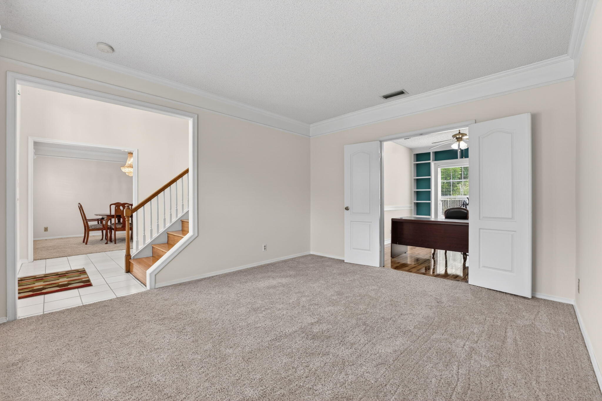 WOODSIDE ESTATES - Residential