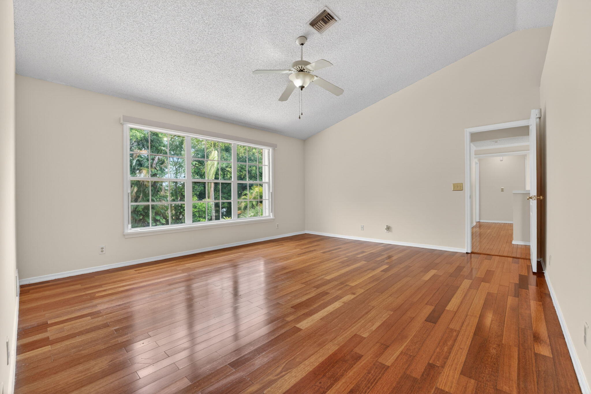 WOODSIDE ESTATES - Residential