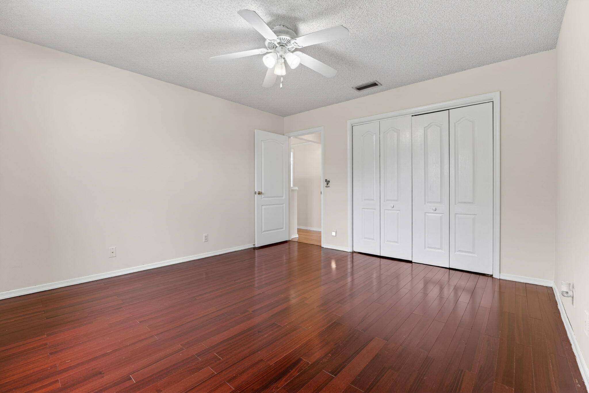 WOODSIDE ESTATES - Residential