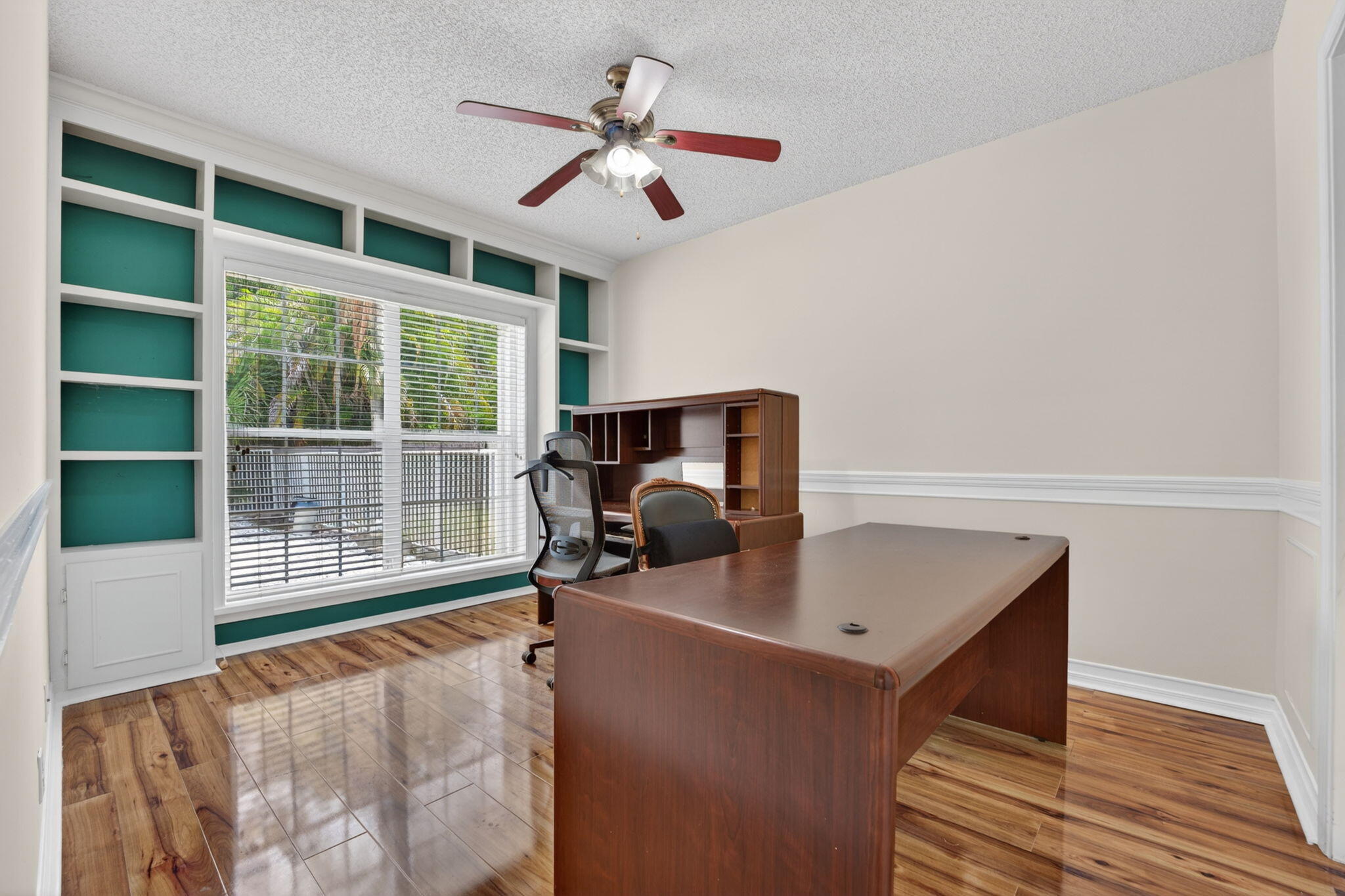 WOODSIDE ESTATES - Residential