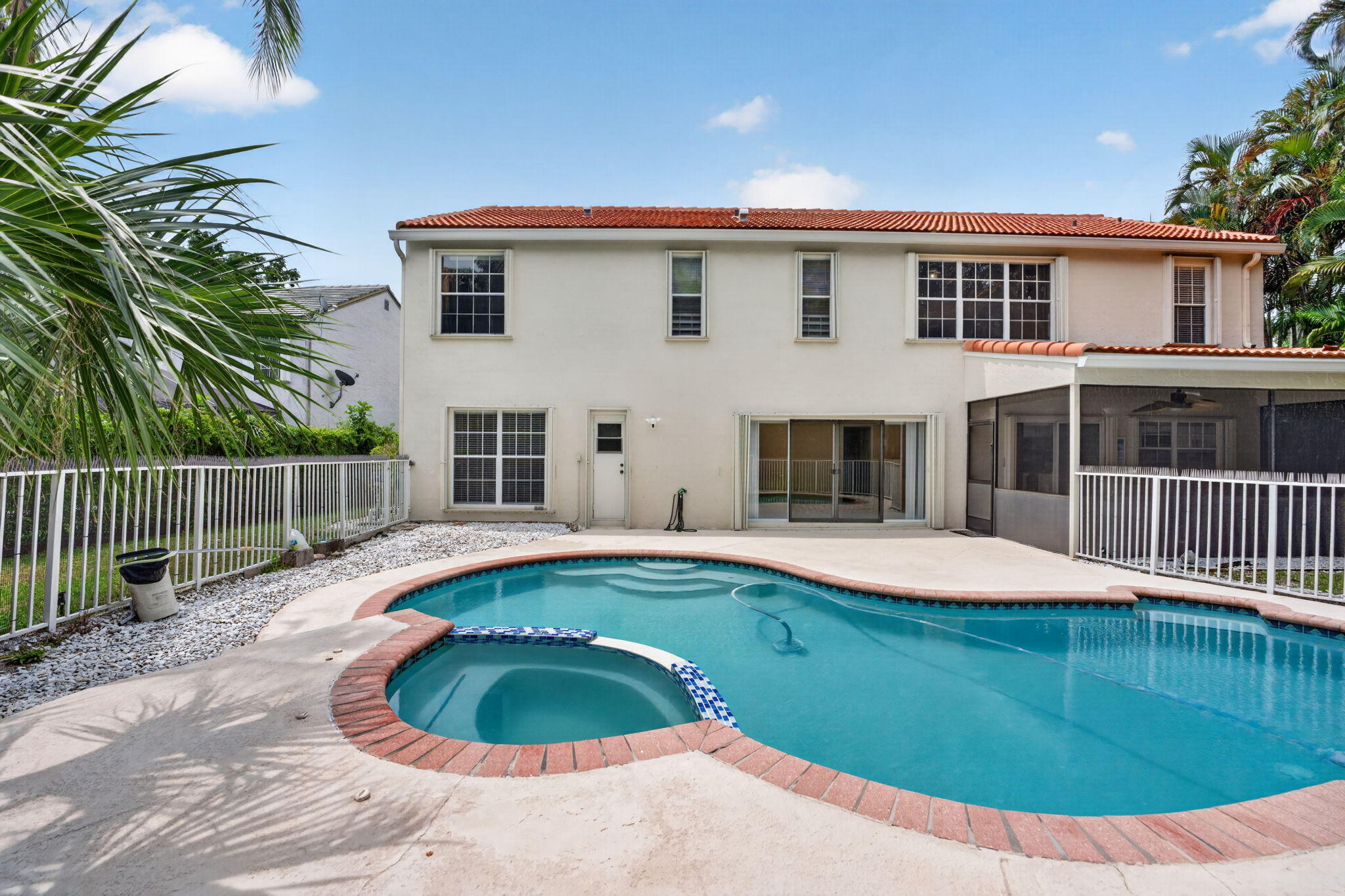 WOODSIDE ESTATES - Residential