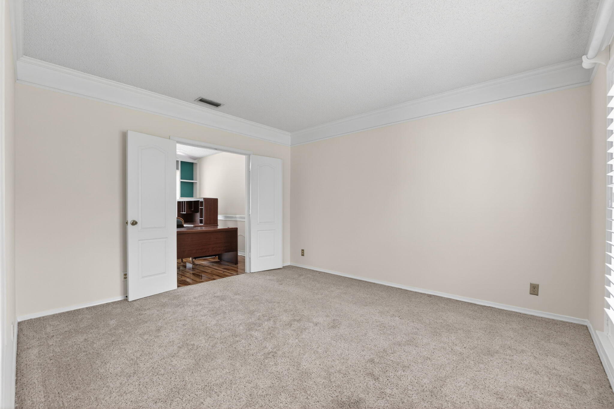 WOODSIDE ESTATES - Residential