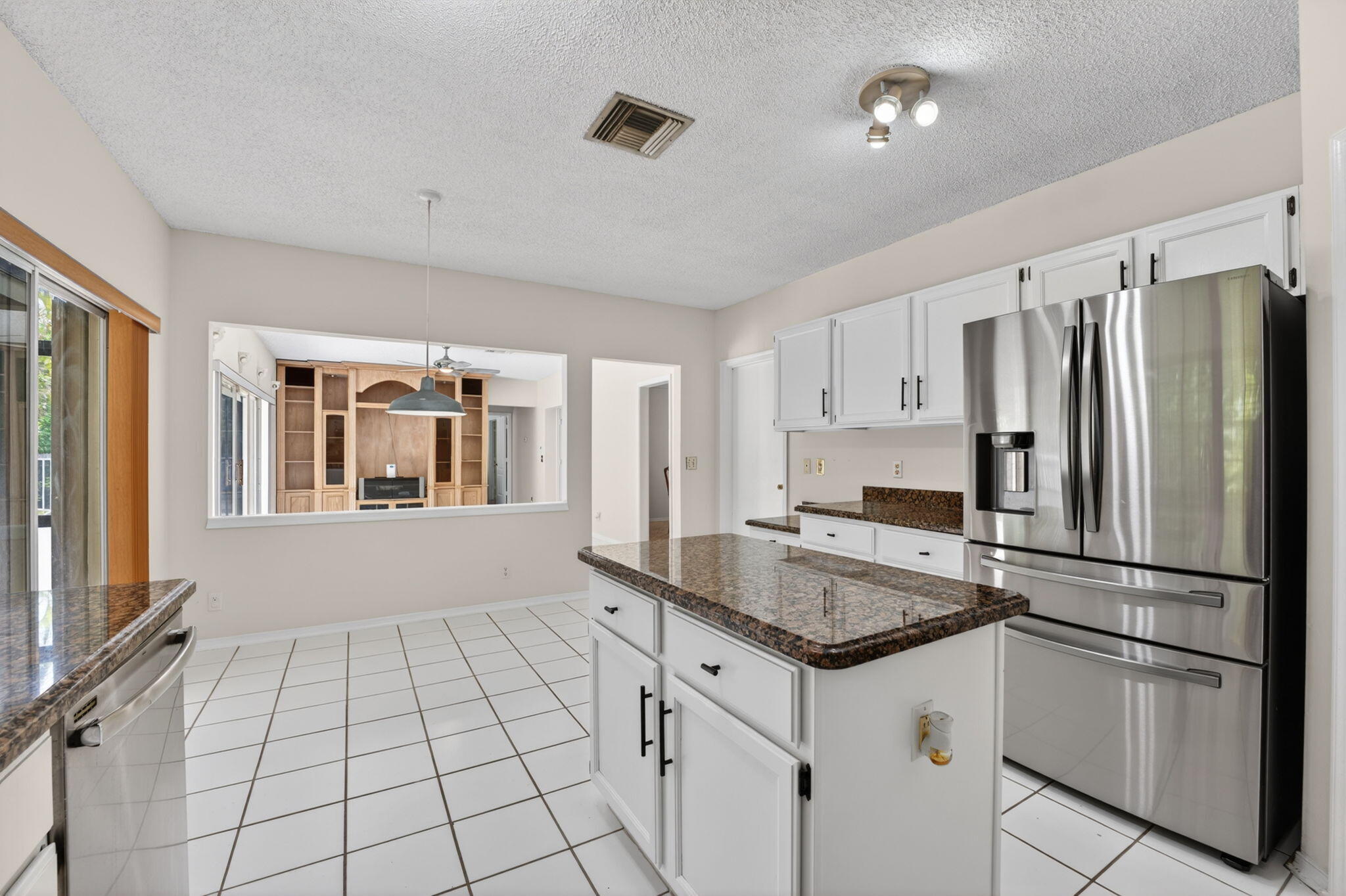 WOODSIDE ESTATES - Residential