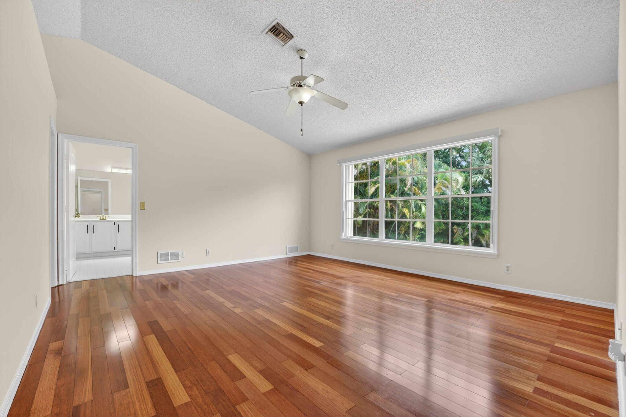 WOODSIDE ESTATES - Residential
