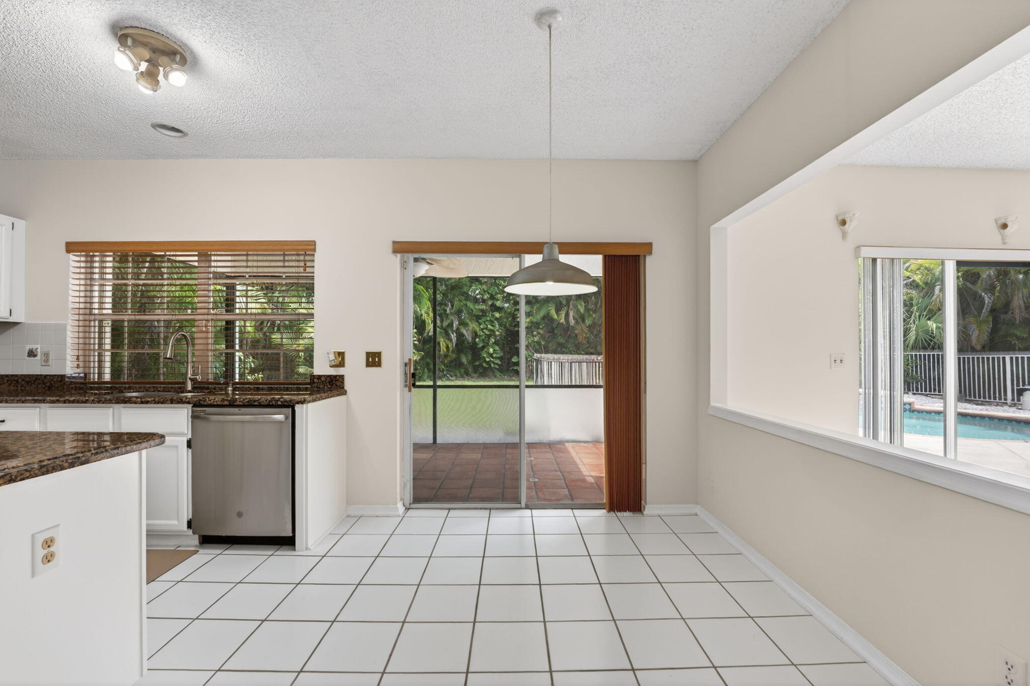 WOODSIDE ESTATES - Residential