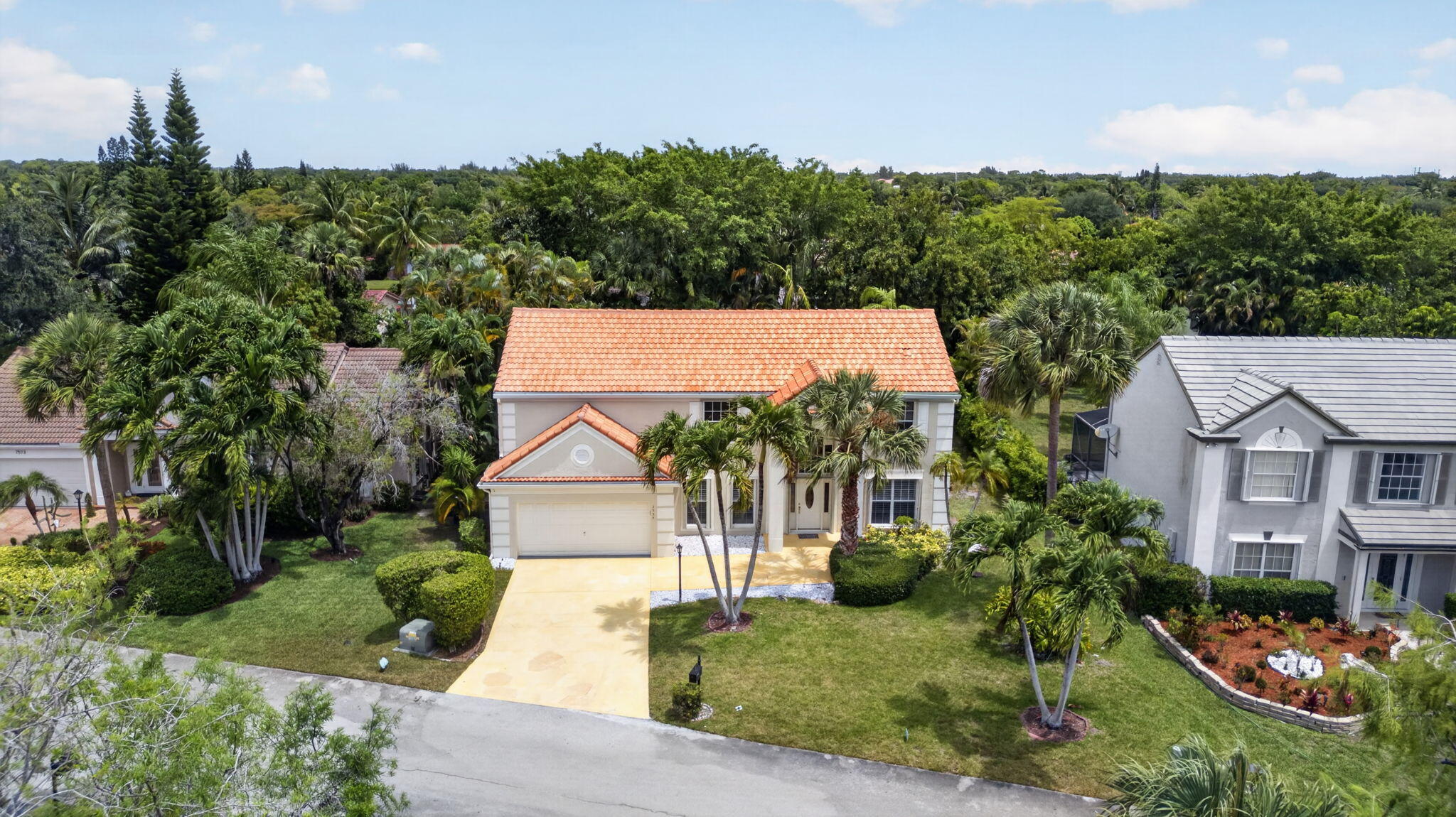 WOODSIDE ESTATES - Residential