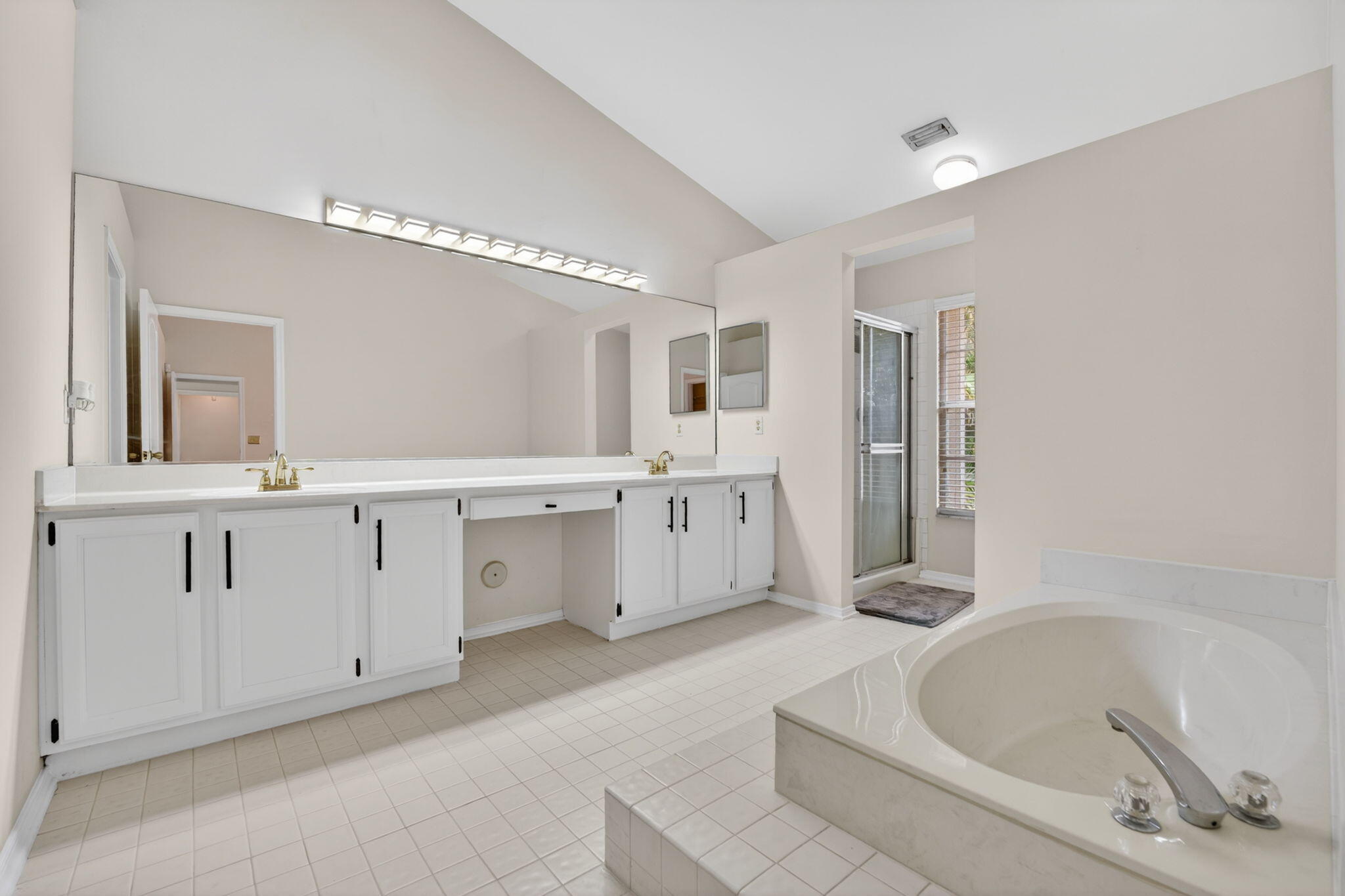 WOODSIDE ESTATES - Residential