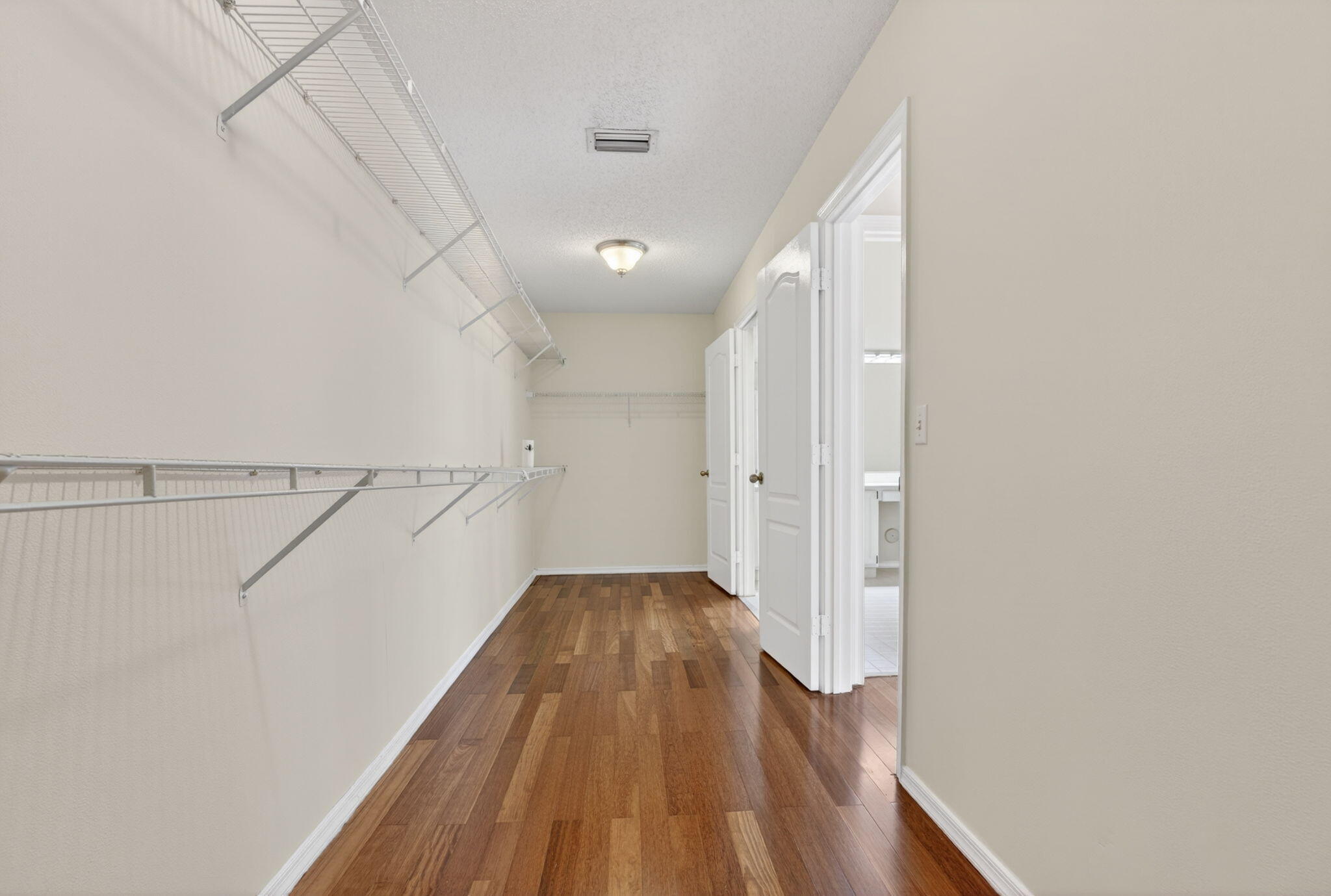 WOODSIDE ESTATES - Residential