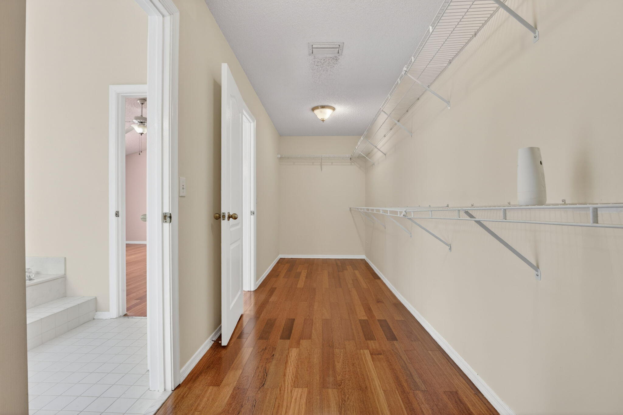 WOODSIDE ESTATES - Residential