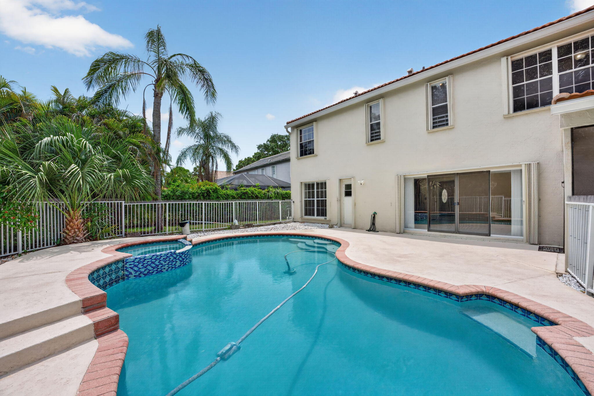 WOODSIDE ESTATES - Residential