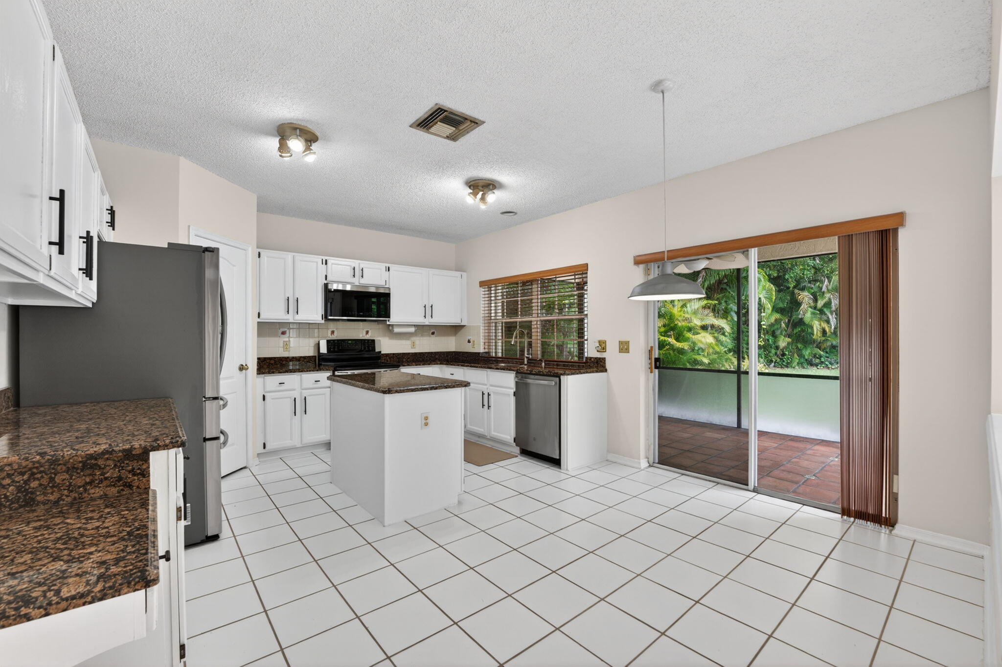 WOODSIDE ESTATES - Residential