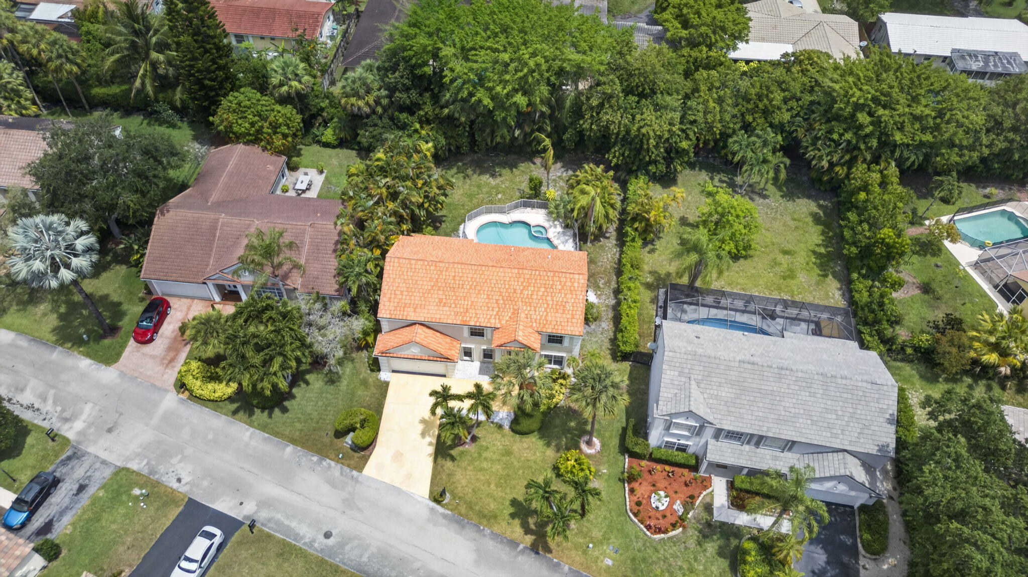 WOODSIDE ESTATES - Residential