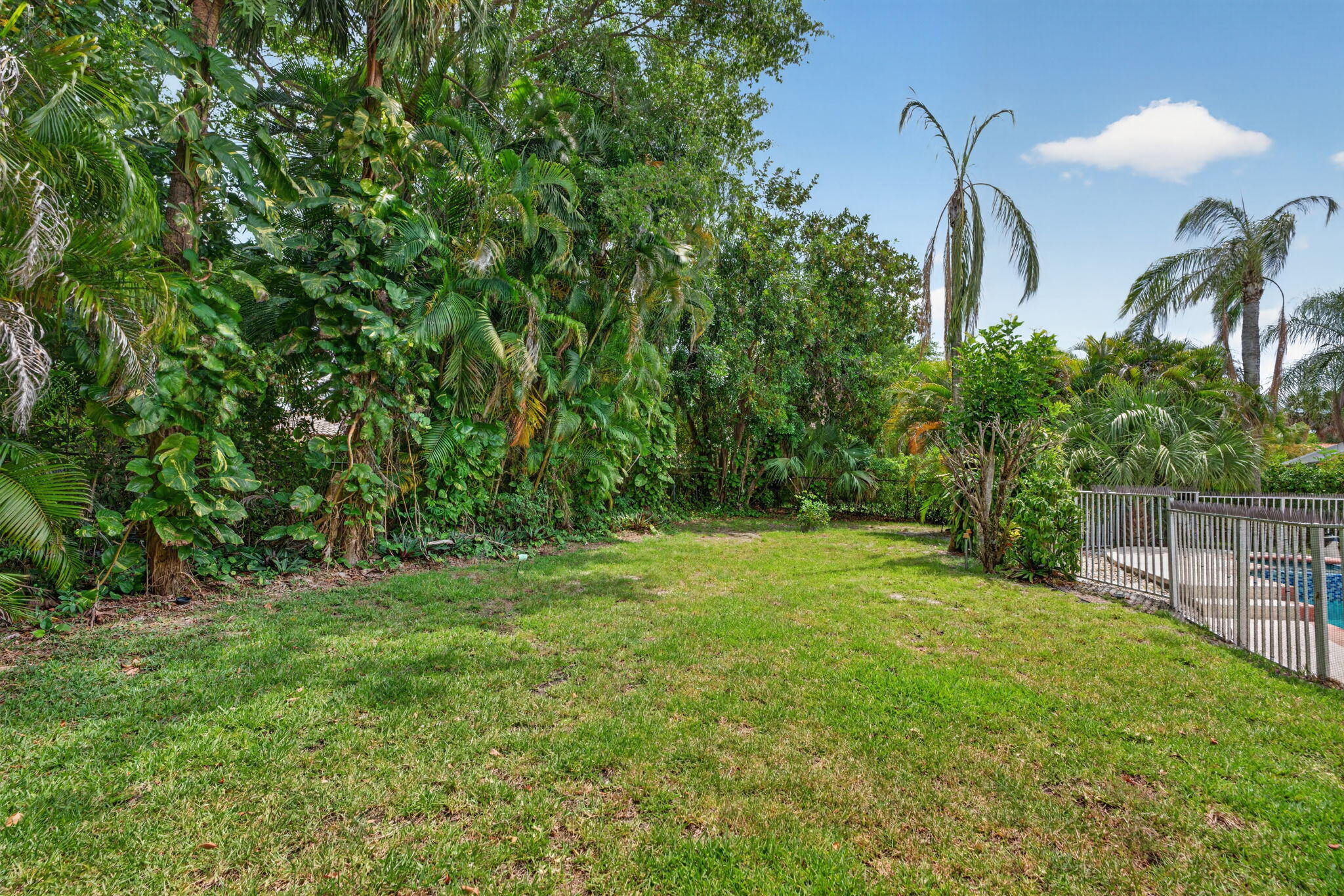 WOODSIDE ESTATES - Residential