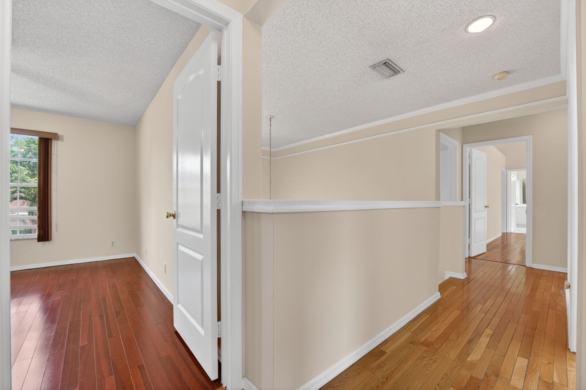 WOODSIDE ESTATES - Residential
