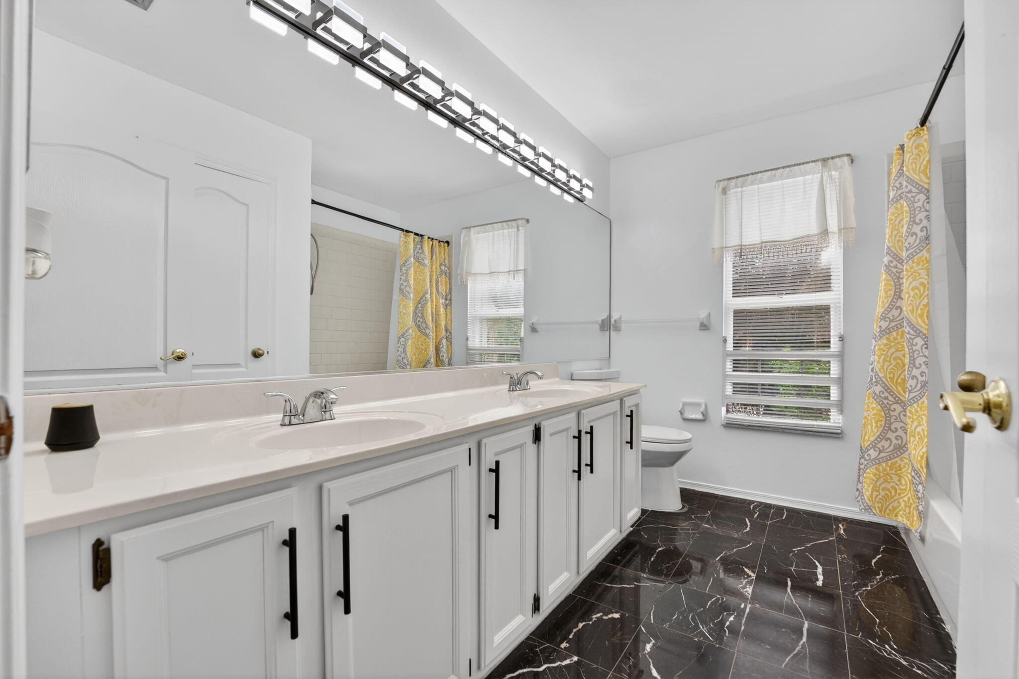WOODSIDE ESTATES - Residential