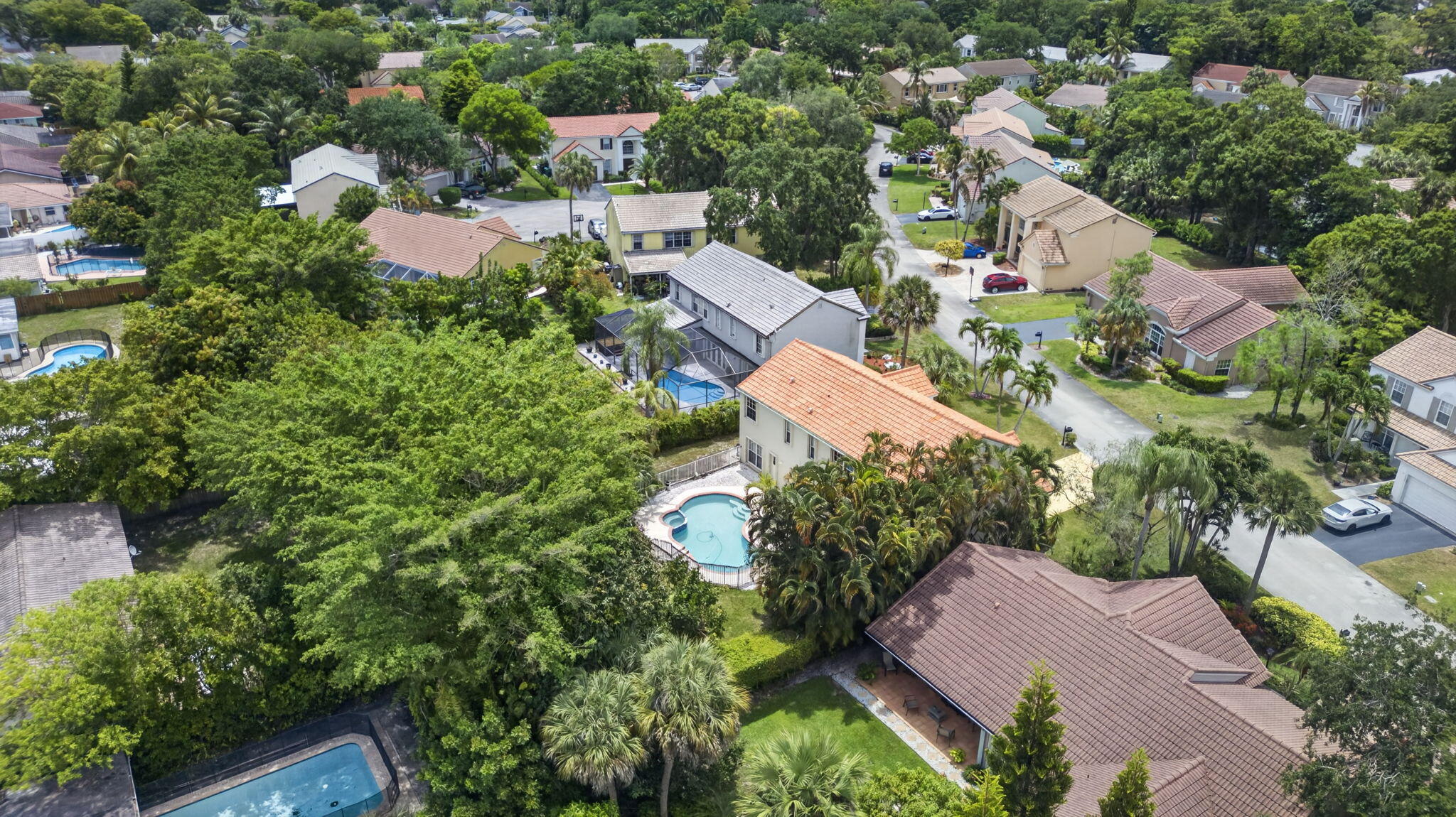 WOODSIDE ESTATES - Residential