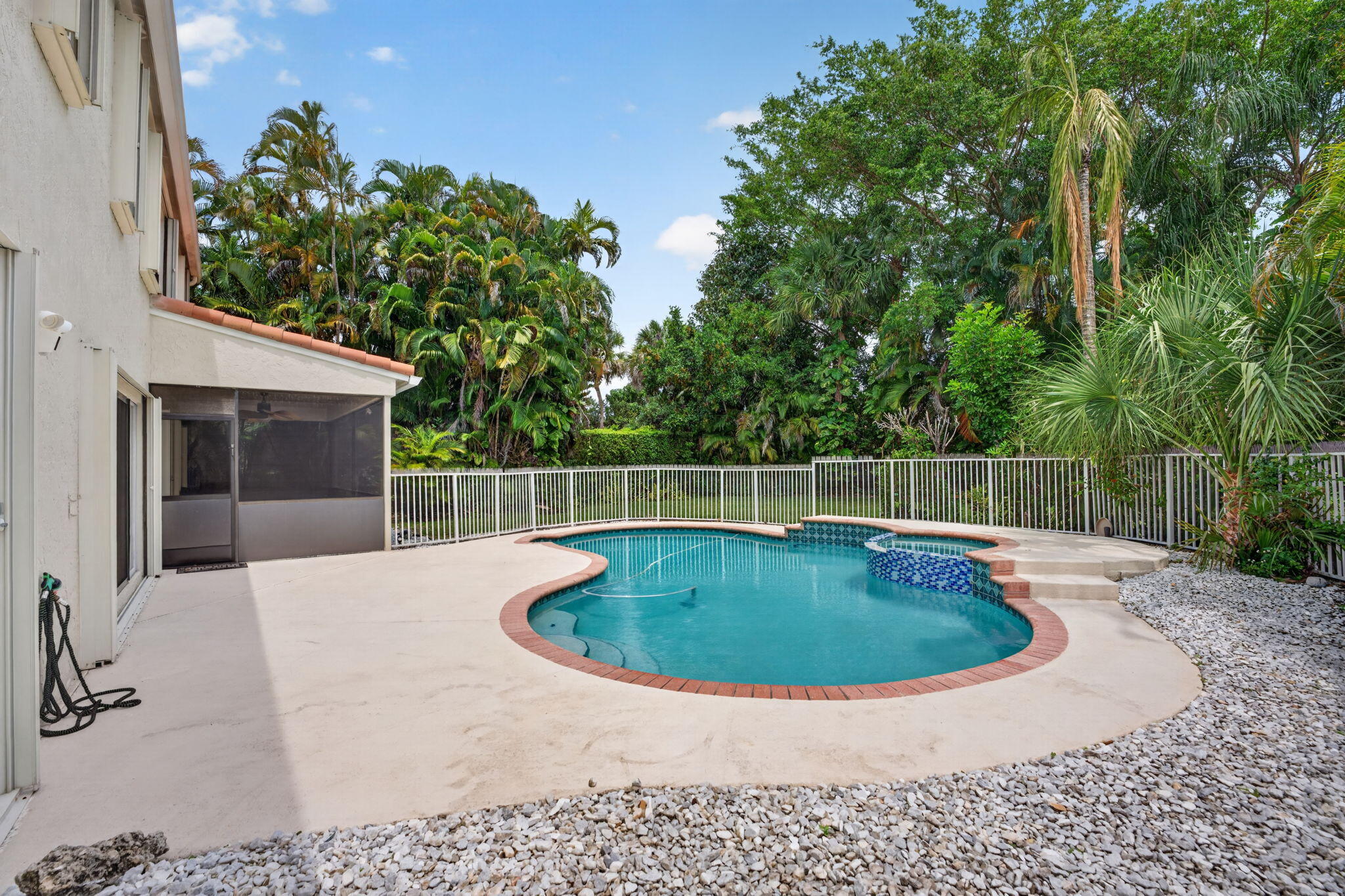 WOODSIDE ESTATES - Residential