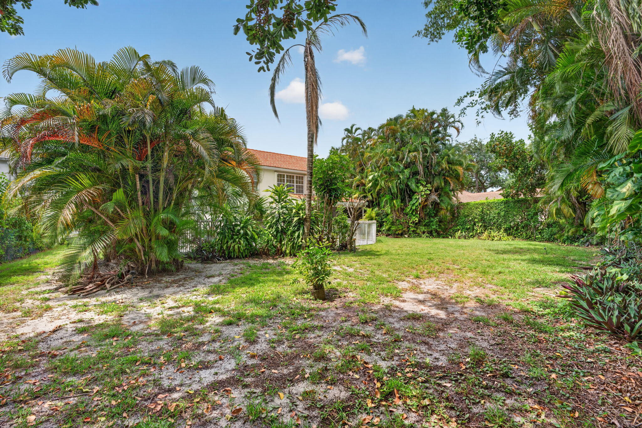 WOODSIDE ESTATES - Residential