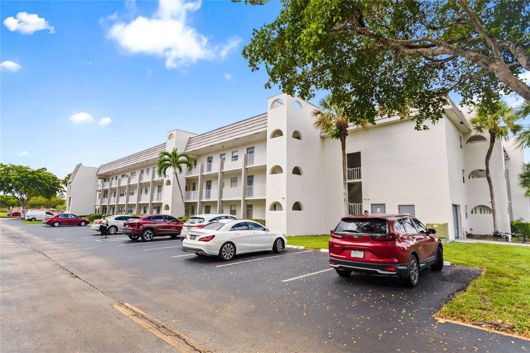 8280 Sunrise Lakes Blvd 306