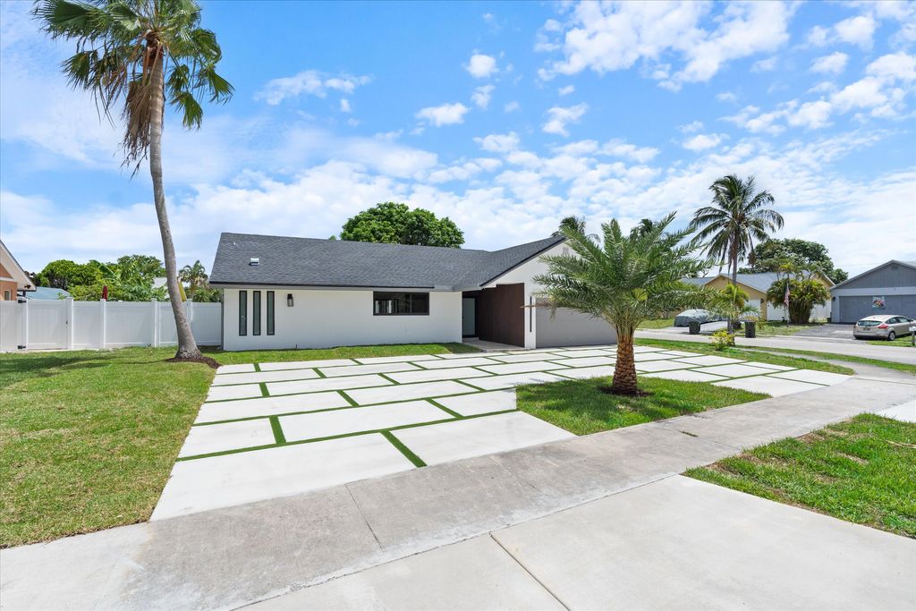 Photo of 3701 NW 8th Street, Delray Beach, FL 33445 (MLS # R11098182)