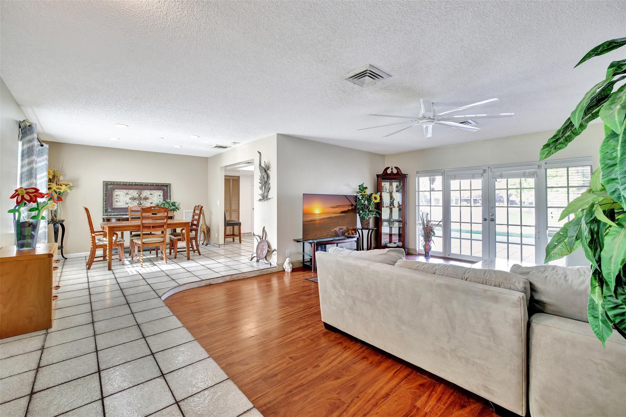 Pembroke Lakes Sec 1 76-4 - Residential