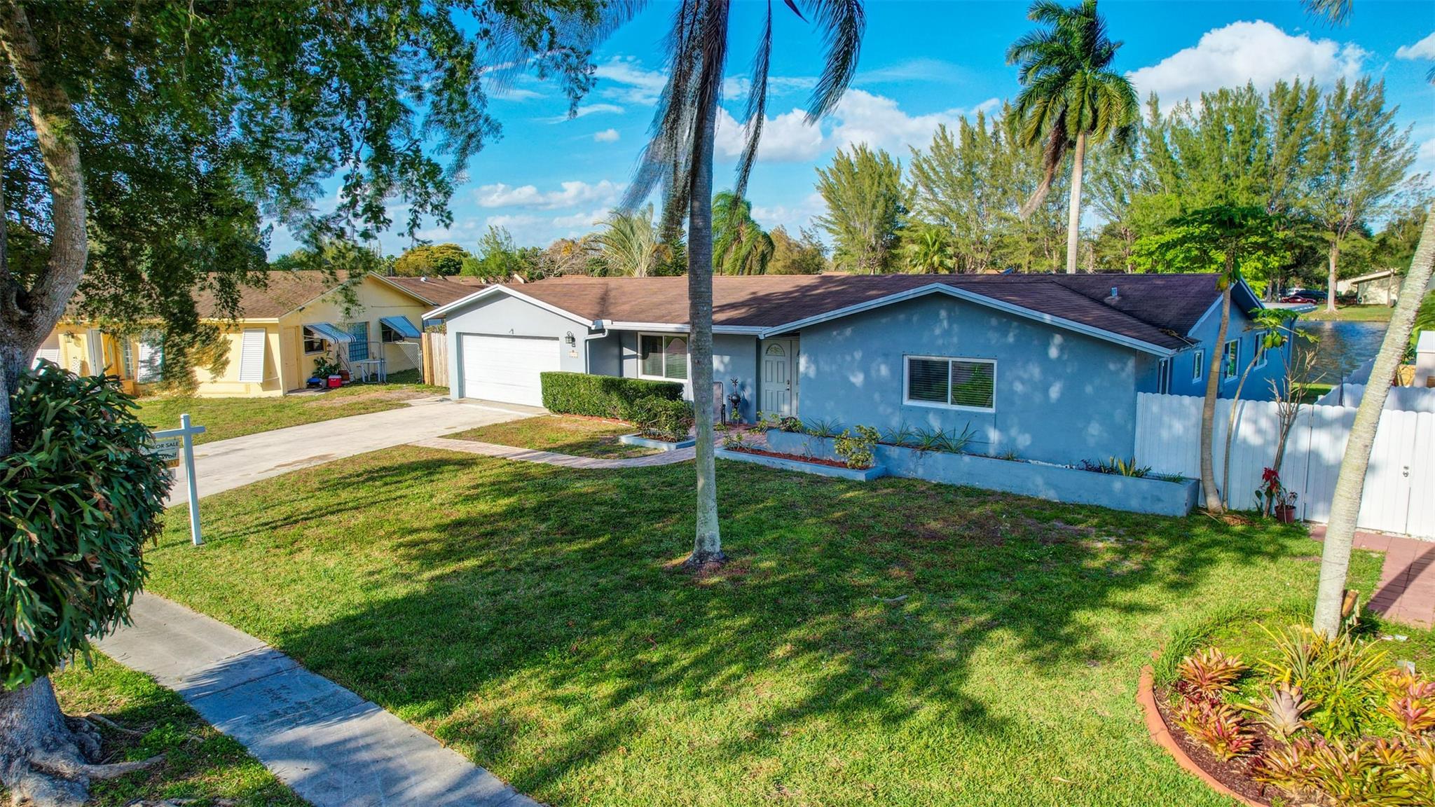 Pembroke Lakes Sec 1 76-4 - Residential