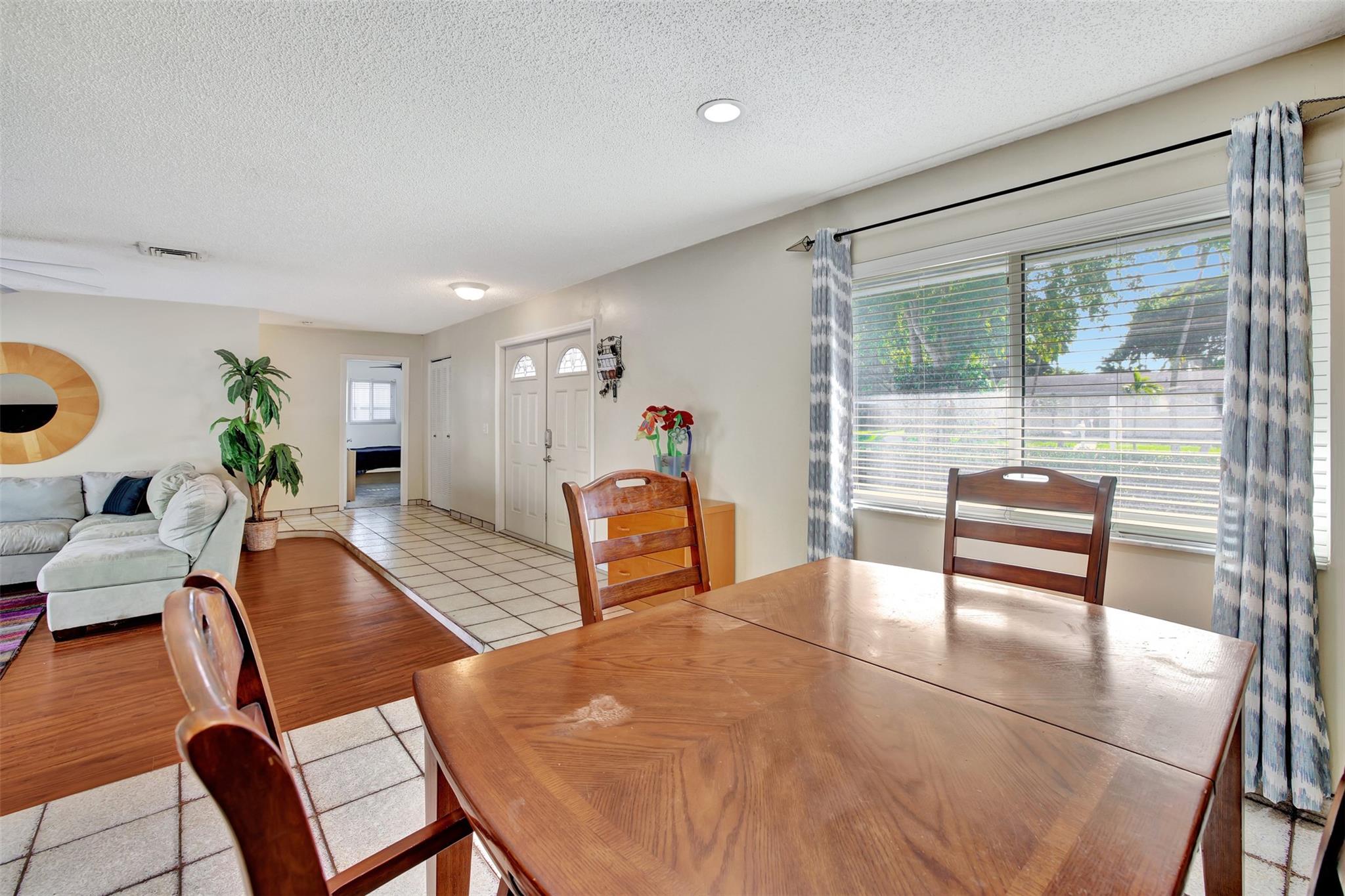 Pembroke Lakes Sec 1 76-4 - Residential